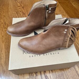 Koolaburra Brown Ankle Booties with Fringe